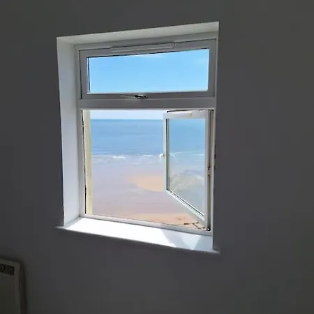 Luxury Top Floor Penthouse Beachfront *